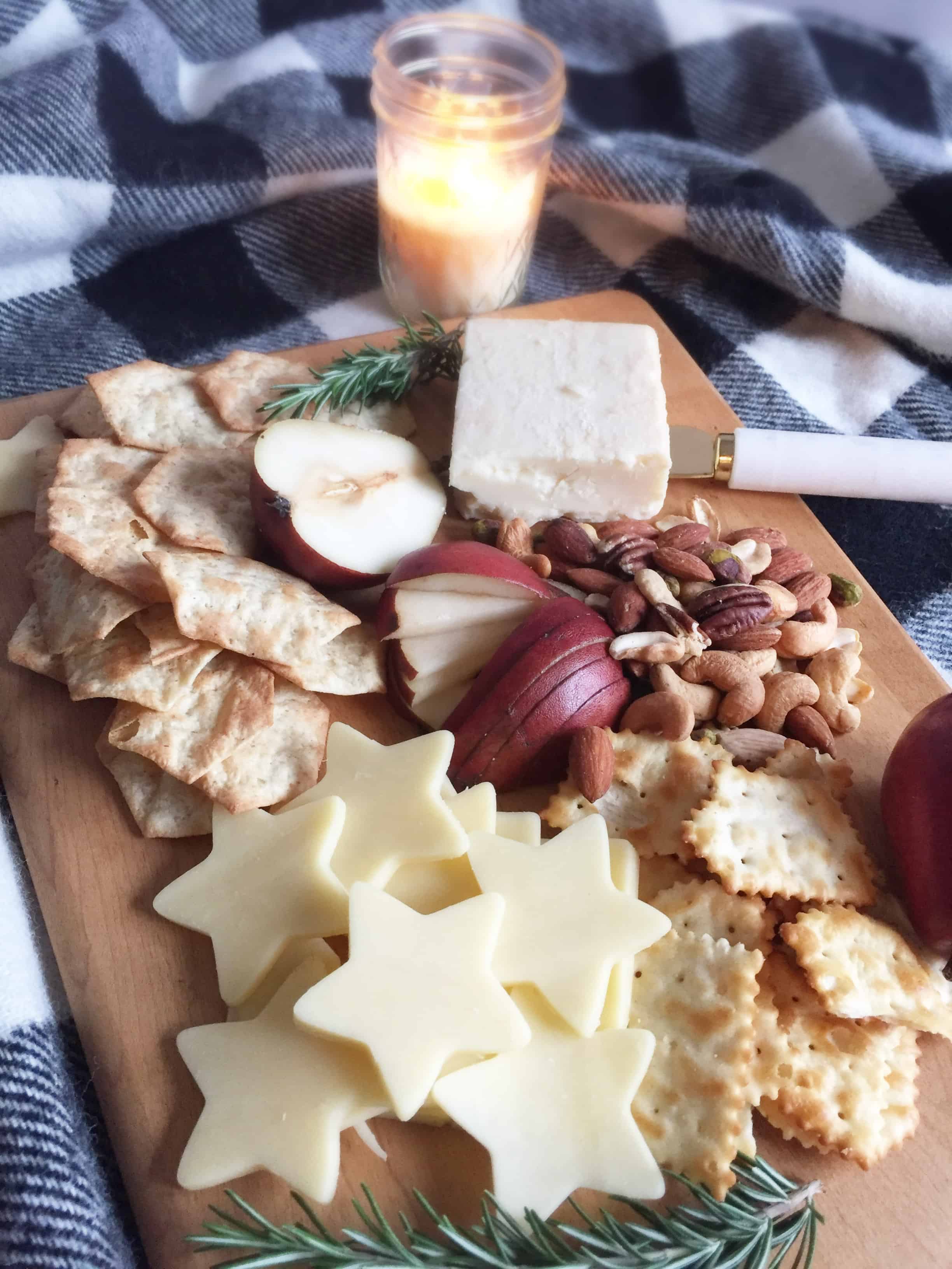 Steps to making a cozy winter charcuterie board. 