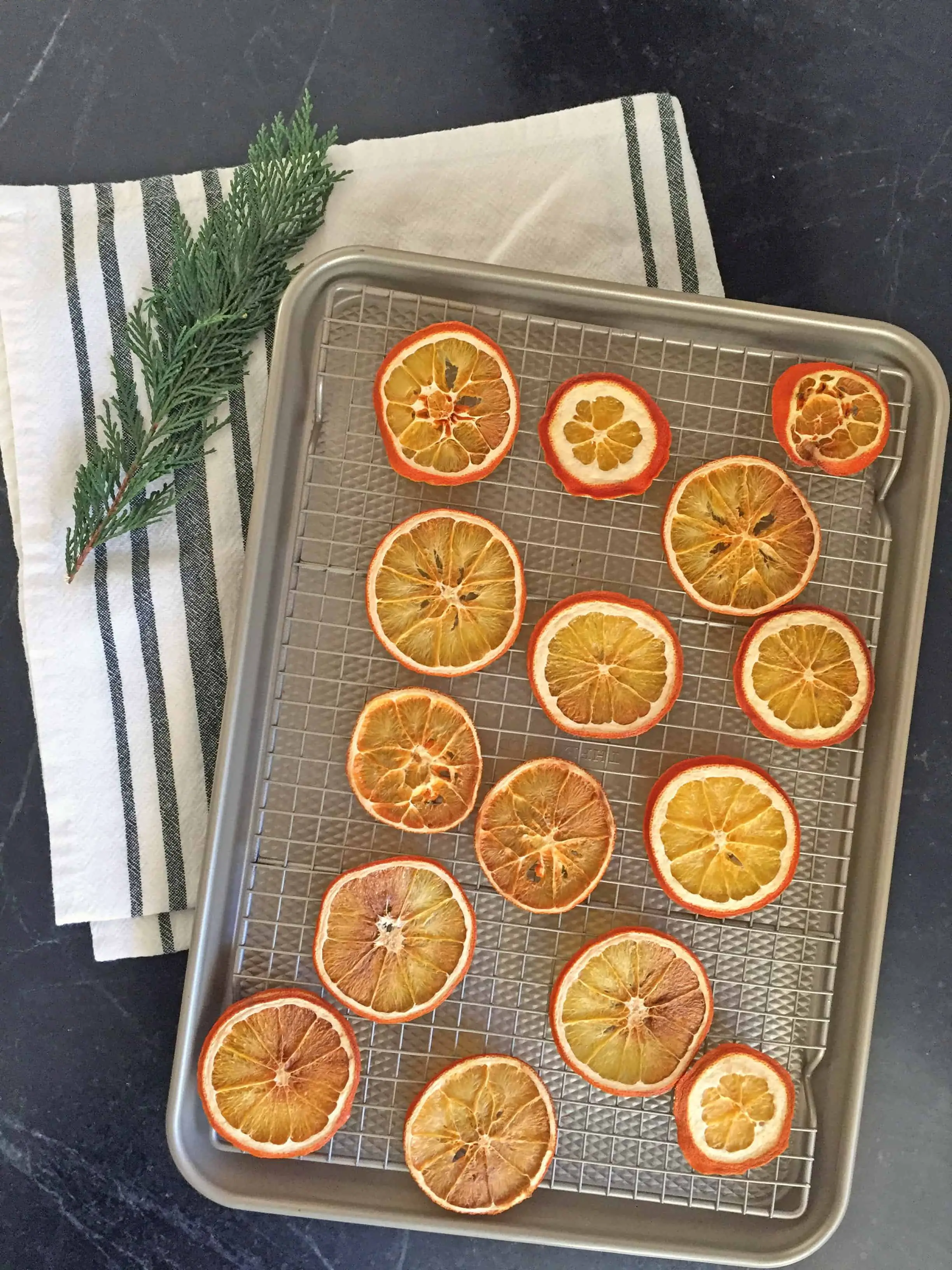 How to make a DIY dried orange garland. 