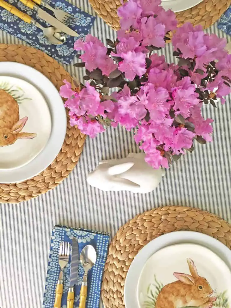 An easy easter tablescape. 