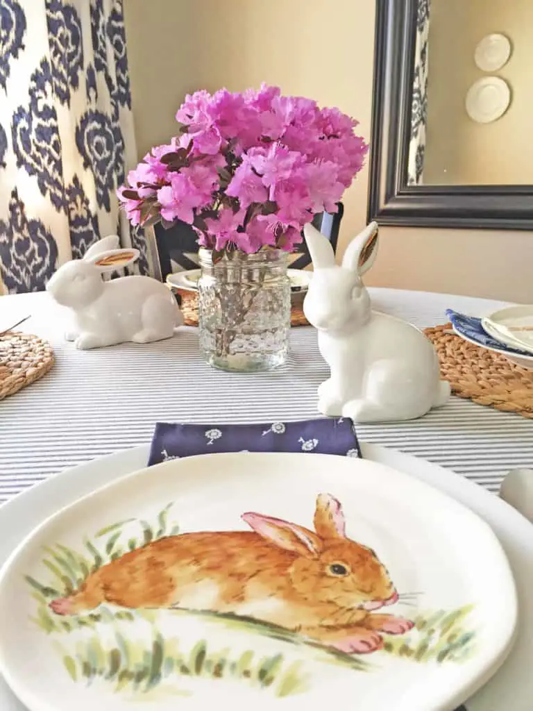 An easy easter tablescape. 