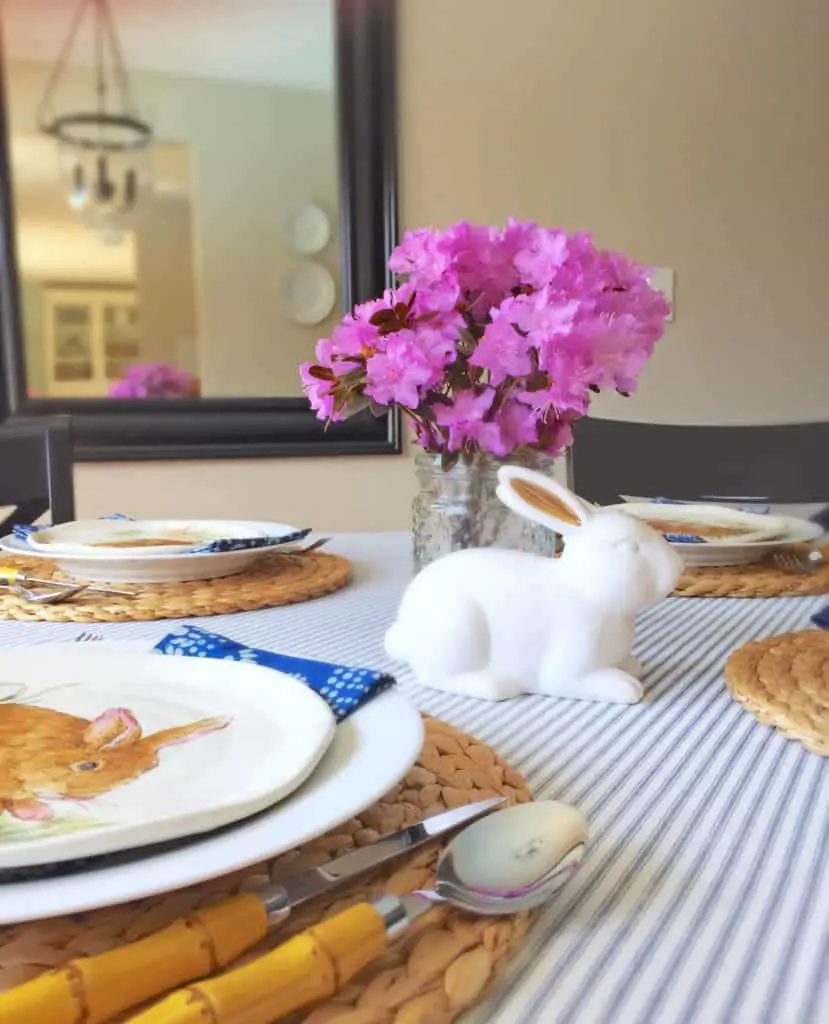 An easy easter tablescape. 