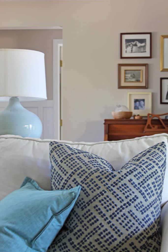 Family room home tour. #spring #coastalhome #farmhouse #potterybarn #sisalrug #moroccanpouf #crateandbarrel #ballarddesign