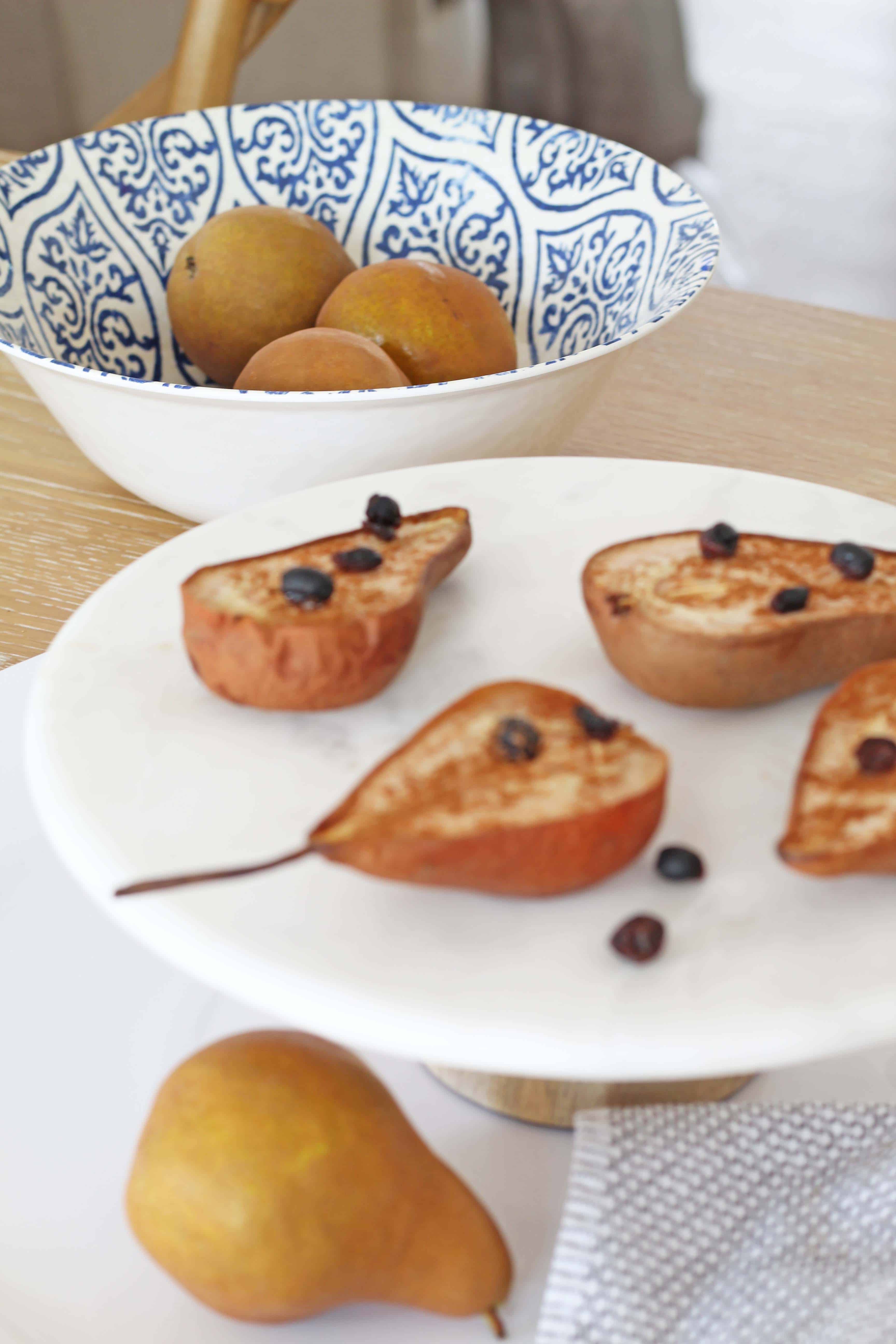 Baked cinnamon pear with currants recipe.