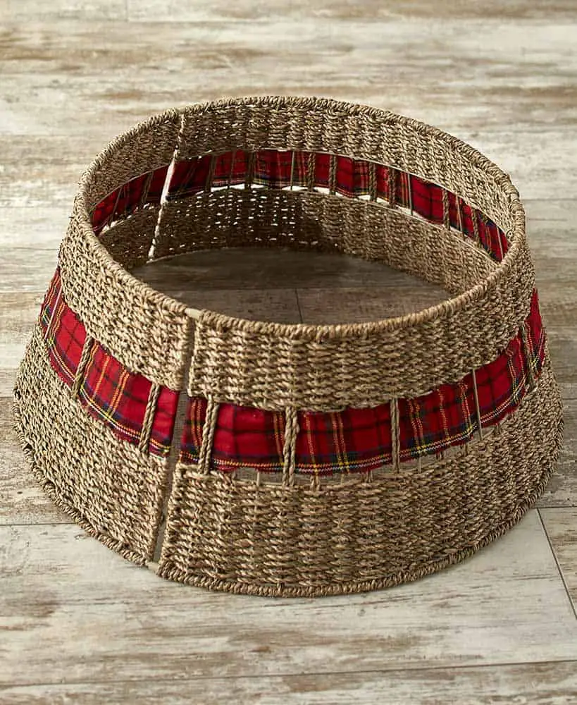 lakeside tartan and wicker tree collar