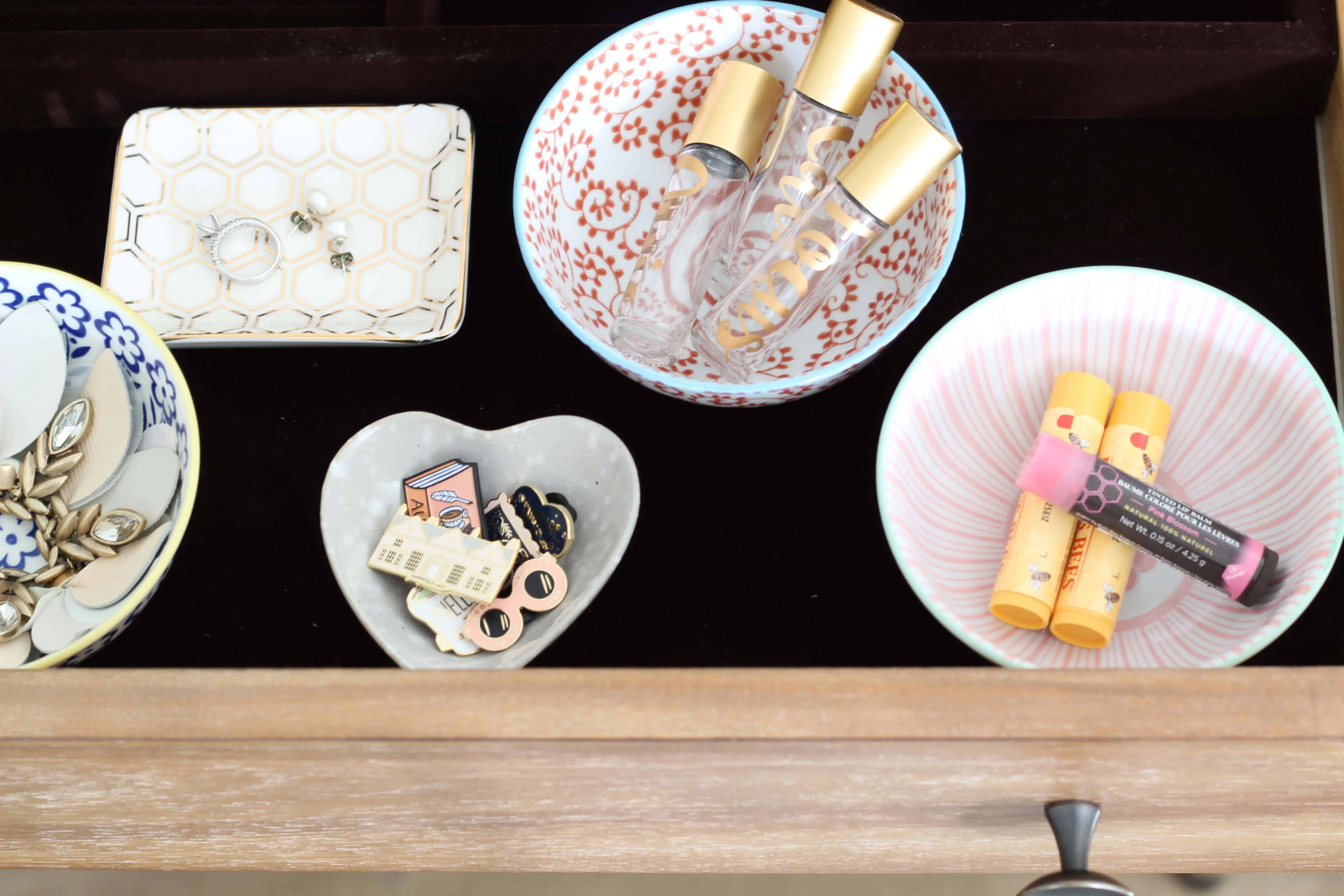 small anthropologie pinch bowls for organizing a jewelry drawer