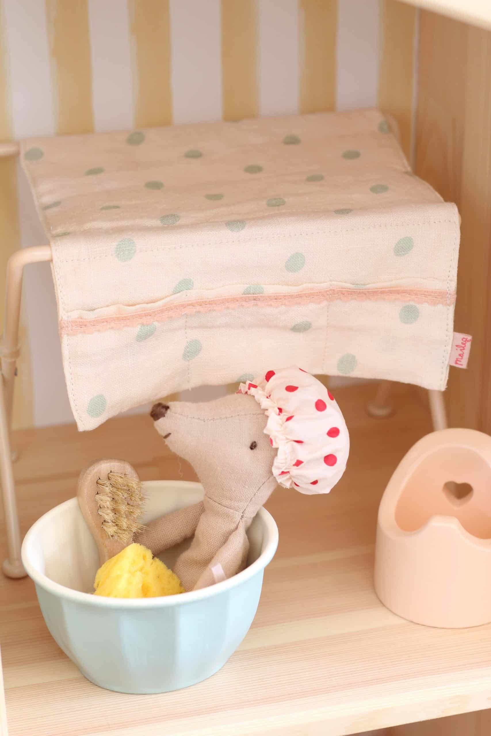 maileg wellness mouse in bath tub